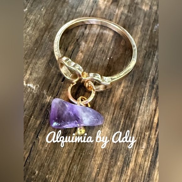 Dainty gold amethyst charm gem ring - Picture 1 of 2